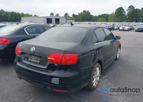 2014 Volkswagen Jetta 1.8T Se from USA, damaged, VIN 3VWD17AJ1EM370406